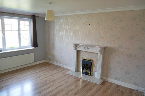 3 bedroom semi-detached house to rent, Sandpiper Approach, Morley