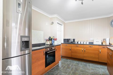 2 bedroom end of terrace house for sale, Joyners Field, Harlow
