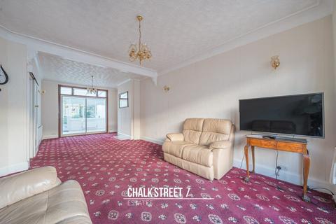 3 bedroom terraced house for sale, Burnway, Hornchurch, RM11