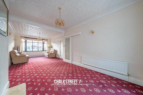 3 bedroom terraced house for sale, Burnway, Hornchurch, RM11