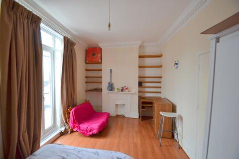 1 bedroom flat to rent, STUNNING ONE BED IN FINSBURY PARK