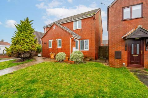 2 bedroom semi-detached house to rent, Willow Court, Sea Palling