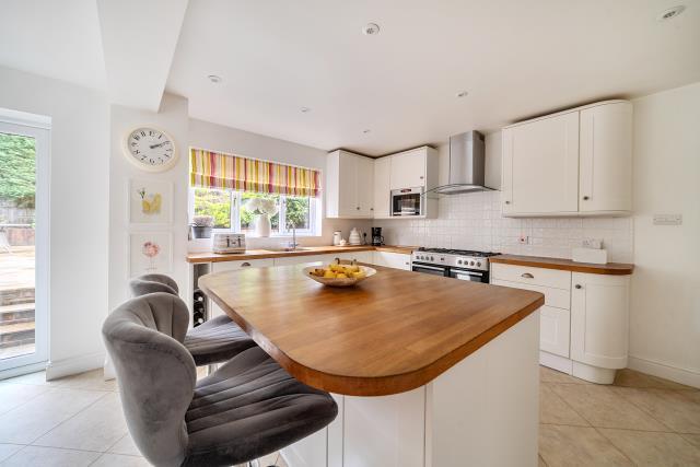 Kitchen/Dining Area