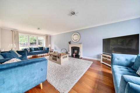 undefined, Windlesham,  Surrey,  GU20