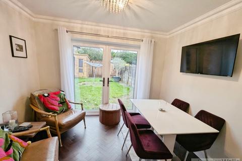 3 bedroom semi-detached house for sale, Caithness Road, Stamford