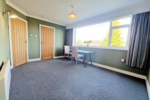 1 bedroom apartment to rent, Lavenham Close, Bury, BL9