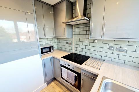 1 bedroom apartment to rent, Lavenham Close, Bury, BL9