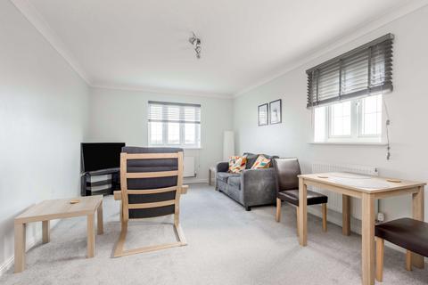 2 bedroom flat to rent, Galingale View, ST5
