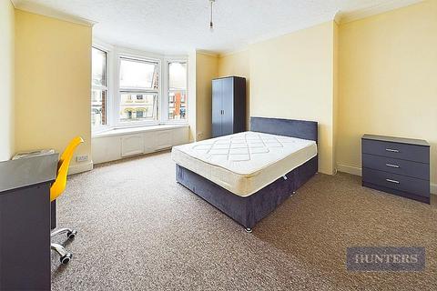4 bedroom house to rent, The Polygon, Southampton