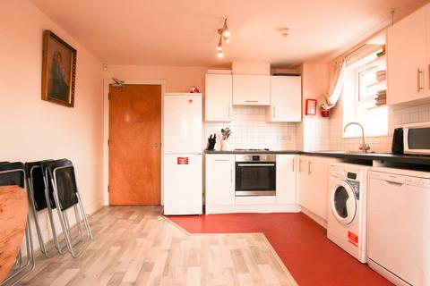 4 bedroom house to rent, Byron Street Mews, City Centre NE2
