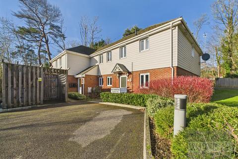 2 bedroom flat for sale, Kings Wood Gate, St. Leonards-On-Sea