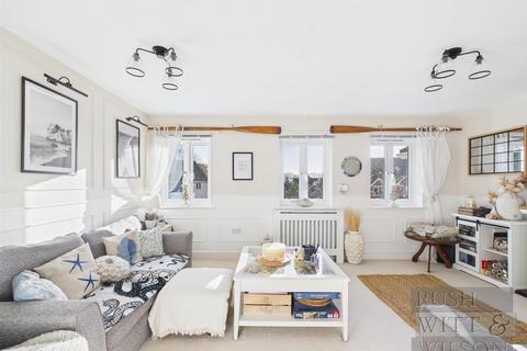 2 bedroom flat for sale, Kings Wood Gate, St. Leonards-On-Sea