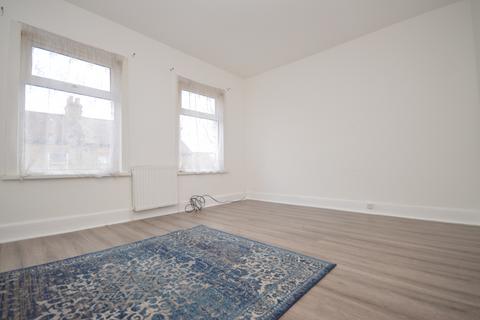 4 bedroom terraced house to rent, Cruikshank Road, Stratford, E15 1SR