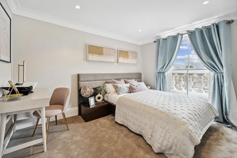3 bedroom flat to rent, Onslow Gardens, London, SW7
