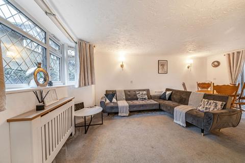 4 bedroom detached house for sale, Magpie Hall Lane, Bromley BR2