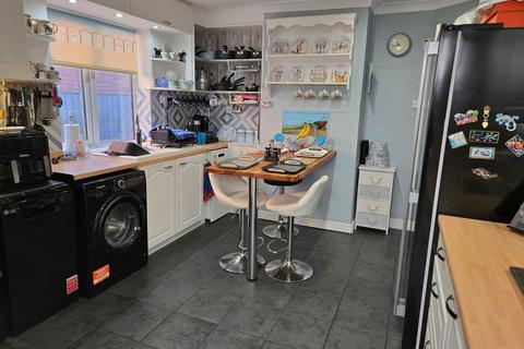 3 bedroom semi-detached bungalow for sale, Landseer Avenue, Skegness PE24