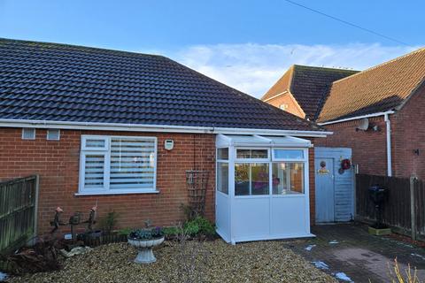 3 bedroom semi-detached bungalow for sale - Landseer Avenue, Skegness PE24