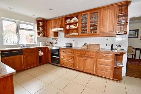 3 bedroom detached bungalow for sale, Paddock Close, Benson OX10