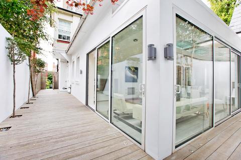 3 bedroom apartment to rent, Lindfield Gardens, Hampstead, London, NW3