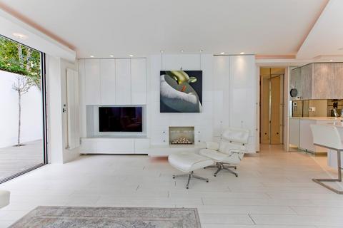 3 bedroom apartment to rent, Lindfield Gardens, Hampstead, London, NW3