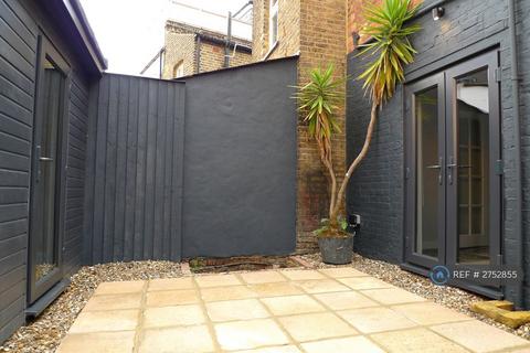 2 bedroom flat to rent, Acton Lane, London, W4
