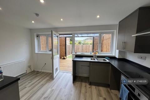 1 bedroom in a house share to rent, Millfield, Sittingbourne, ME10