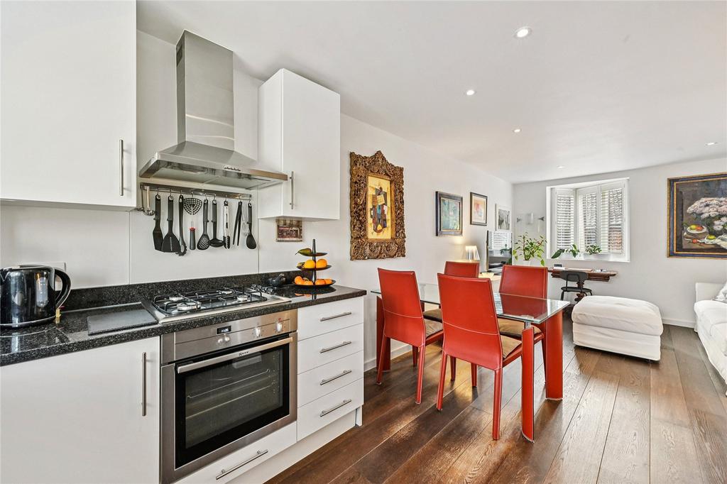 Kitchen/Dining area
