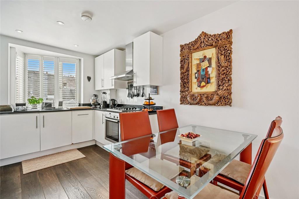 Kitchen/Dining area