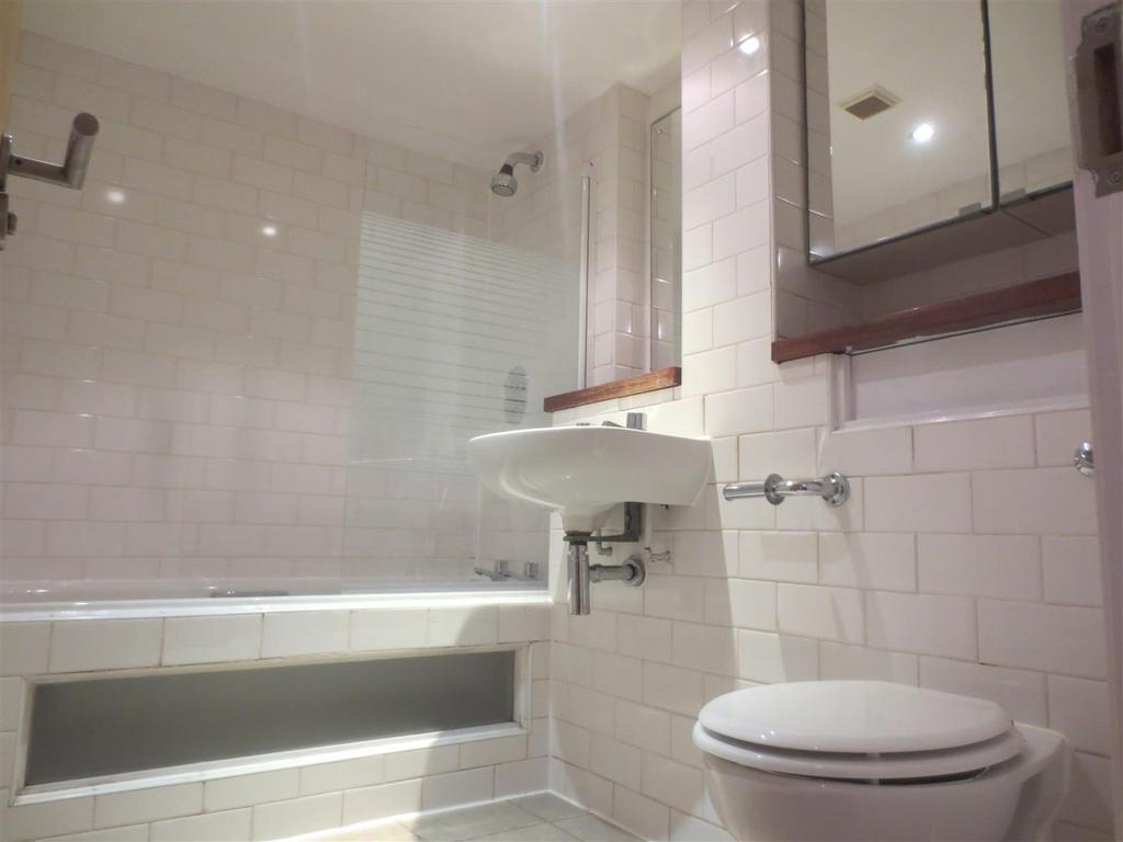 Main Bathroom