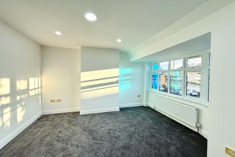2 bedroom maisonette to rent, Laburnum Road,  Hayes, UB3