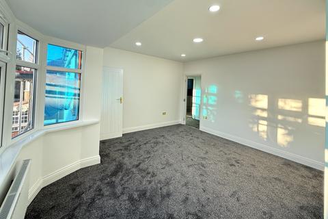 2 bedroom maisonette to rent, Laburnum Road,  Hayes, UB3