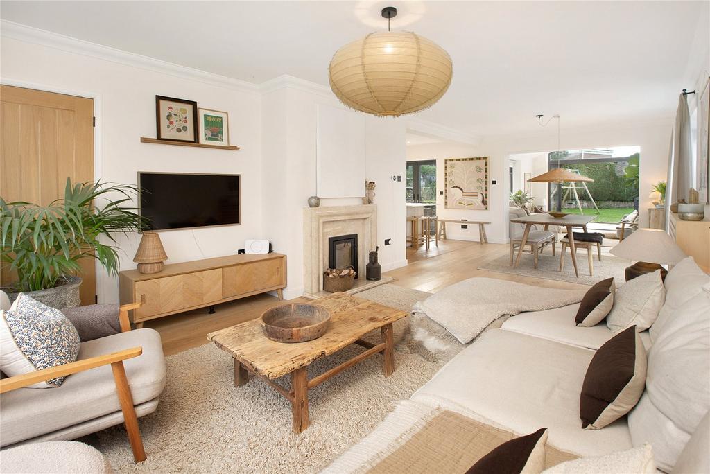 Sitting/Dining Room