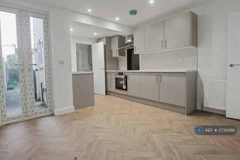 3 bedroom terraced house to rent, Milton Road, Gillingham, ME7