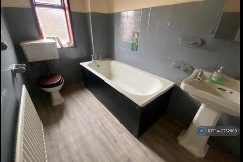 2 bedroom terraced house to rent, Oxford Street, Leigh, WN7