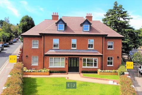 2 bedroom penthouse to rent, 2 Connaught Avenue, Loughton IG10
