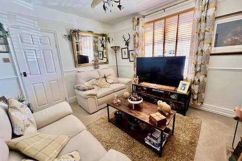 3 bedroom semi-detached house for sale, Loatland Street, Desborough, Kettering
