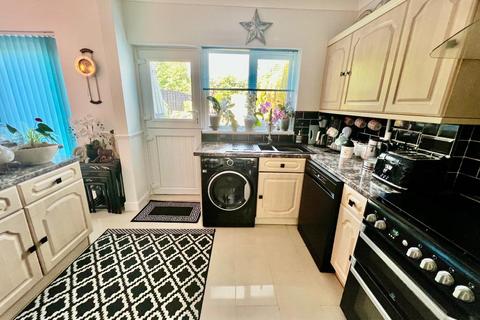 3 bedroom semi-detached house for sale, Loatland Street, Desborough, Kettering