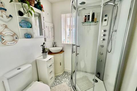 3 bedroom semi-detached house for sale, Loatland Street, Desborough, Kettering