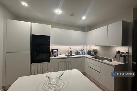 1 bedroom flat to rent, Middle Road, London, W7