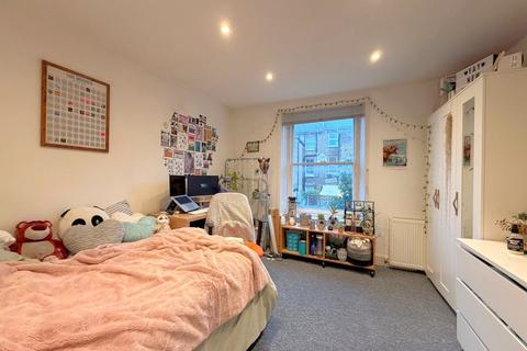 2 bedroom flat to rent, Portnall Road, Queens Park, London W9