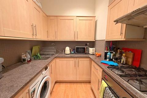 2 bedroom flat to rent, Portnall Road, Queens Park, London W9