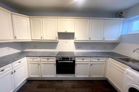 2 bedroom flat to rent, Falkland Rise, Leeds, West Yorkshire, UK, LS17