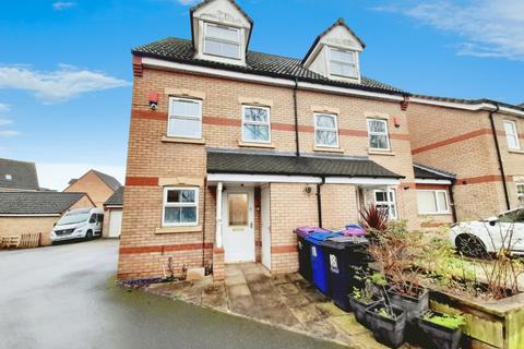 3 bedroom townhouse for sale, Ling Drive, Gainsborough