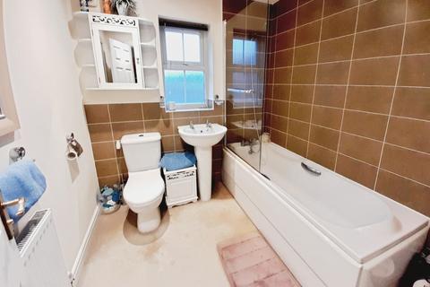 3 bedroom townhouse for sale, Ling Drive, Gainsborough