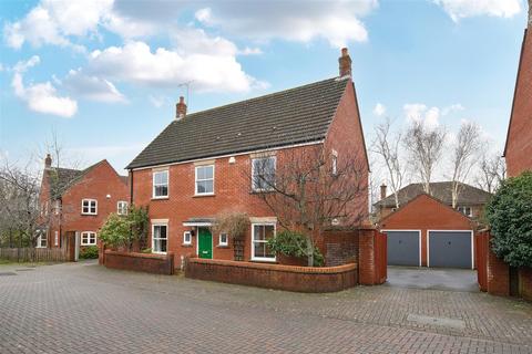 4 bedroom detached house for sale - Teasel Close, Devizes, SN10