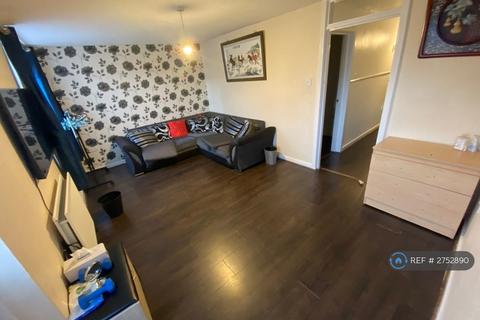 3 bedroom terraced house to rent, Belgrave Parade, Newcastle Upon Tyne, NE4