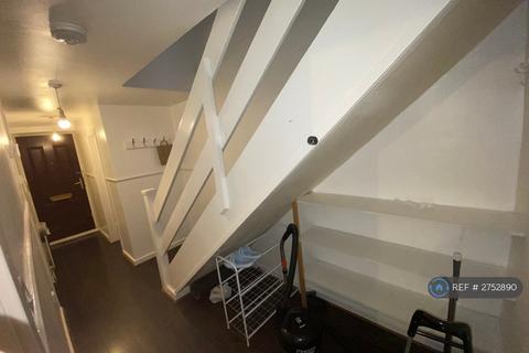 3 bedroom terraced house to rent, Belgrave Parade, Newcastle Upon Tyne, NE4