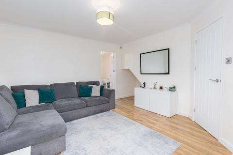 4 bedroom terraced house for sale, Capsey Road, Crawley RH11