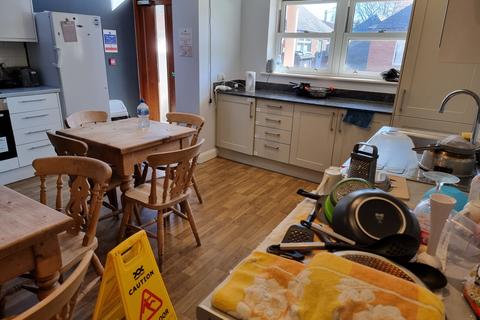 undefined, Newport, Lincoln,