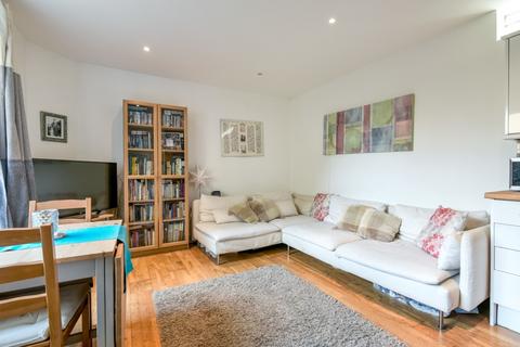 2 bedroom flat to rent, Melbourne Yard, Crystal Palace, London, SE19
